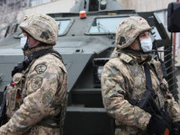 ШЕКАРАШЫЛАР КӨРШІ ПРОКУРАТУРА ҚЫЗМЕТКЕРЛЕРІН ҚҰТҚАРДЫ